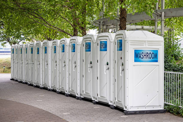 Best Portable restroom trailer rental  in Fairview Shores, FL